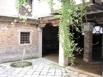 Alle Colonne location